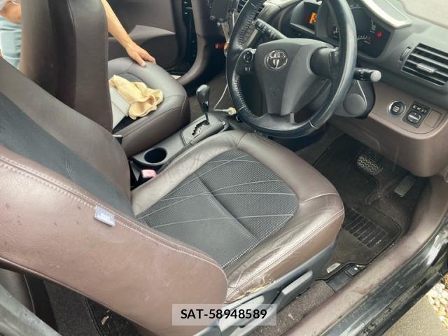 Toyota IQ 2009-09 8780635-10