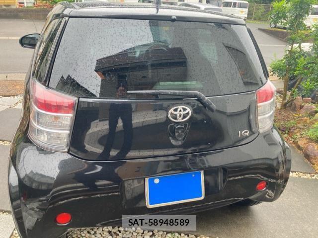 Toyota IQ 2009-09 8780635-1