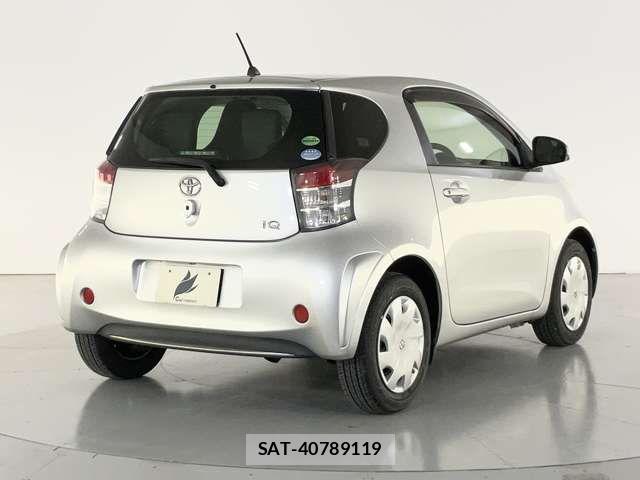 Toyota IQ 2013-08 8829574-8