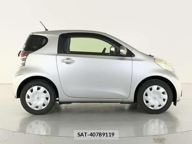 Toyota IQ 2013-08 8829574-9