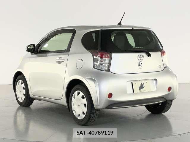 Toyota IQ 2013-08 8829574-6