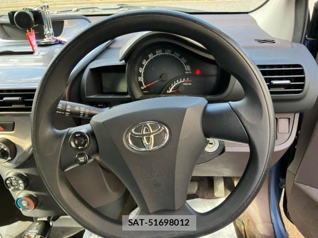 Toyota IQ 2009-04 8849399-15