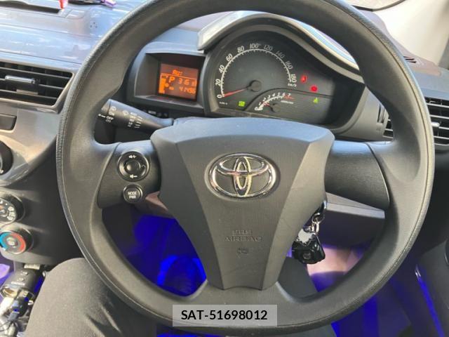 Toyota IQ 2009-04 8849399-19
