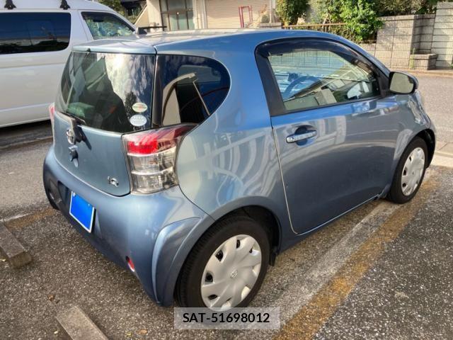 Toyota IQ 2009-04 8849399-2