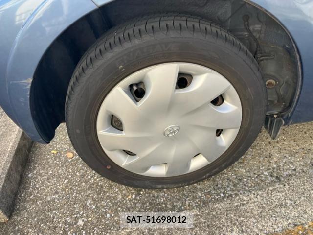 Toyota IQ 2009-04 8849399-4