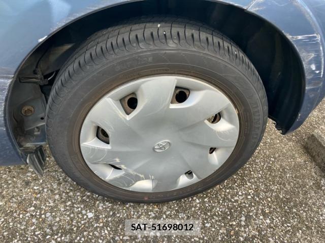 Toyota IQ 2009-04 8849399-6