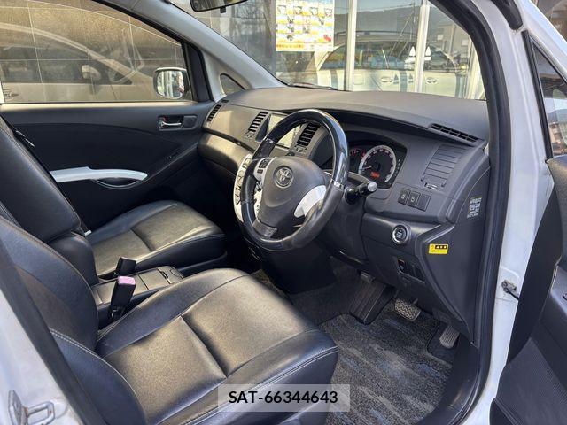 Toyota ISIS 2012-03 1421948-12