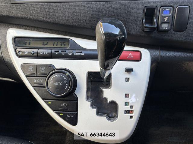 Toyota ISIS 2012-03 1421948-21
