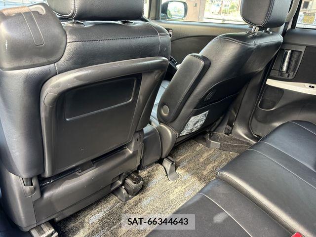 Toyota ISIS 2012-03 1421948-26