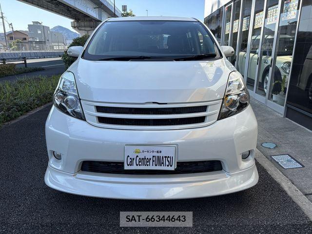 Toyota ISIS 2012-03 1421948-2