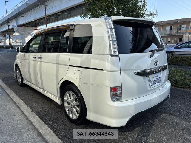 Toyota ISIS 2012-03 1421948-5