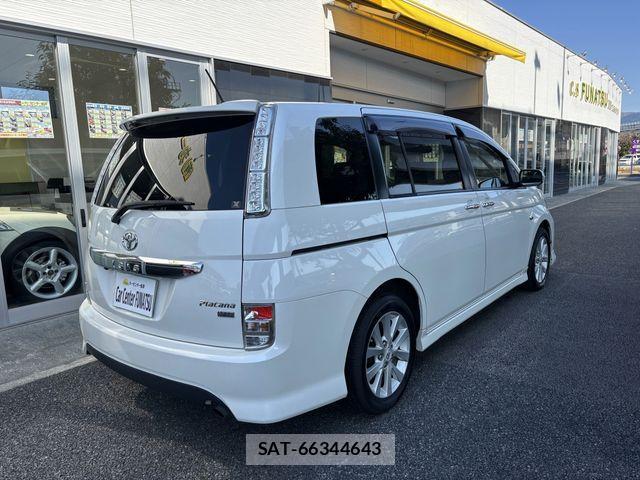 Toyota ISIS 2012-03 1421948-6