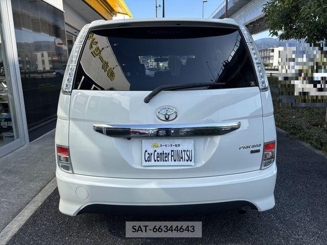 Toyota ISIS 2012-03 1421948-7