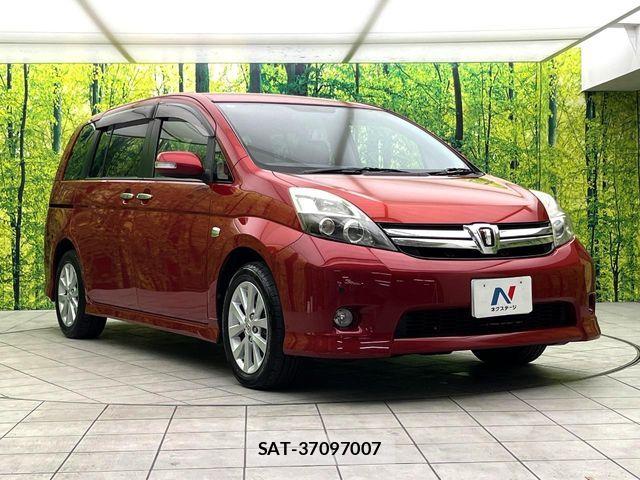 Toyota ISIS 2013-09 5869719-14