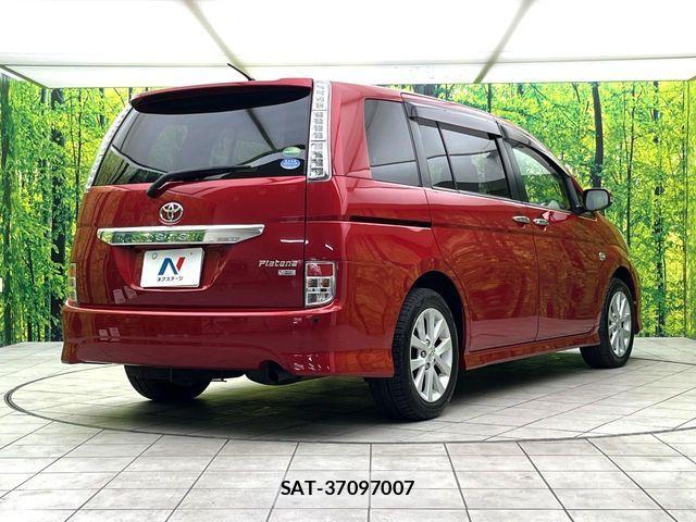 Toyota ISIS 2013-09 5869719-15