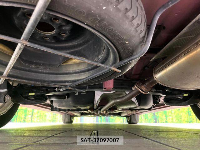 Toyota ISIS 2013-09 5869719-17