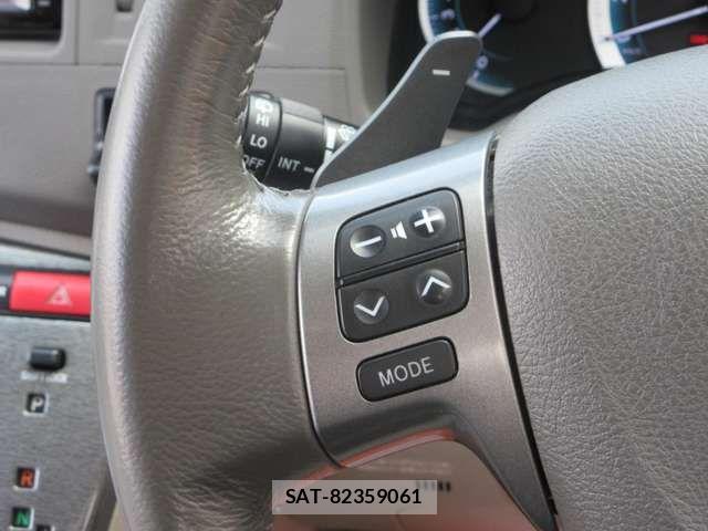 Toyota ISIS 2010-03 6612387-13