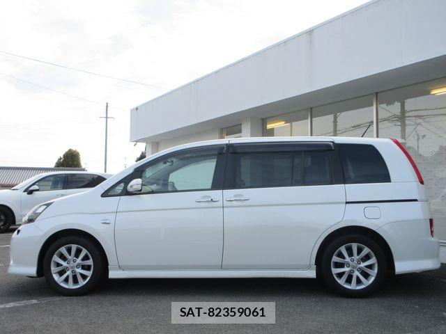 Toyota ISIS 2010-03 6612387-21