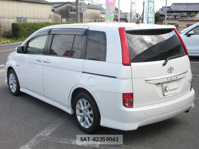 Toyota ISIS 2010-03 6612387-22