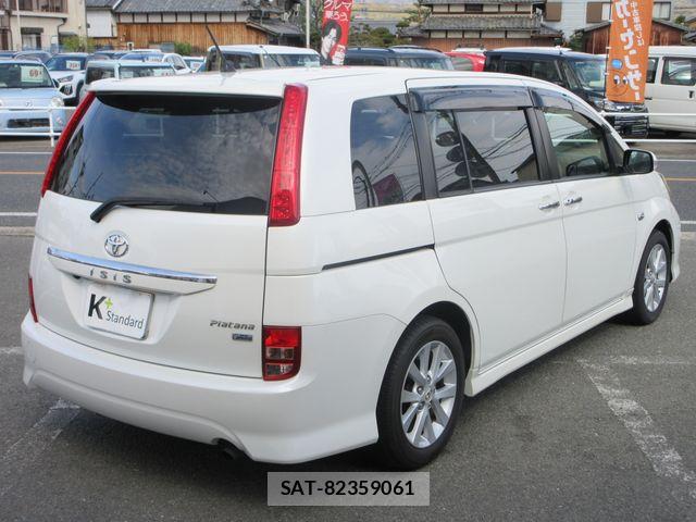 Toyota ISIS 2010-03 6612387-23