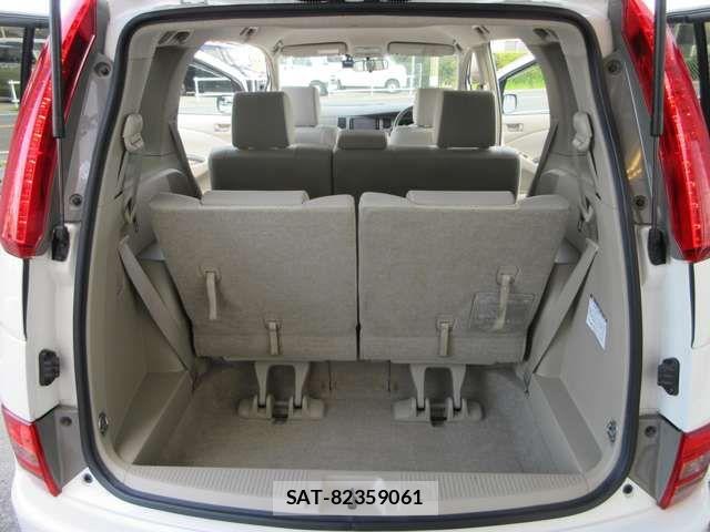 Toyota ISIS 2010-03 6612387-6