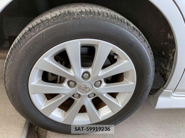 Toyota ISIS 2013-07 6641728-9