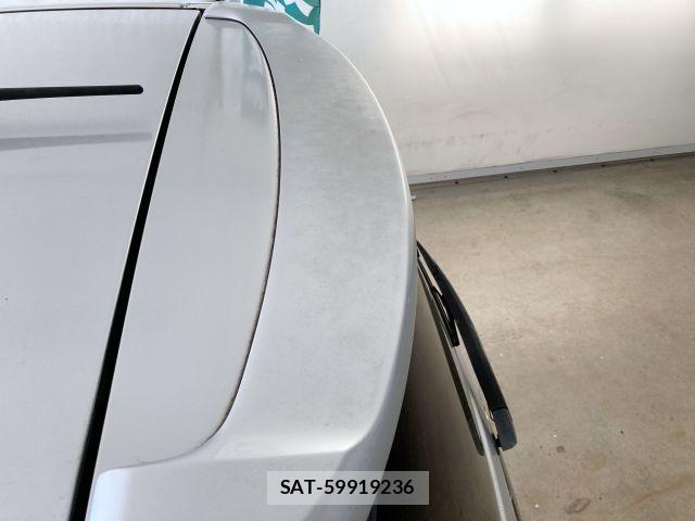 Toyota ISIS 2013-07 6641728-10
