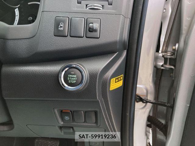 Toyota ISIS 2013-07 6641728-18