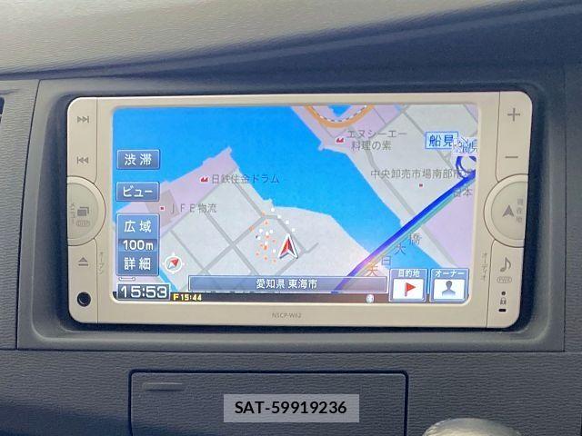 Toyota ISIS 2013-07 6641728-22