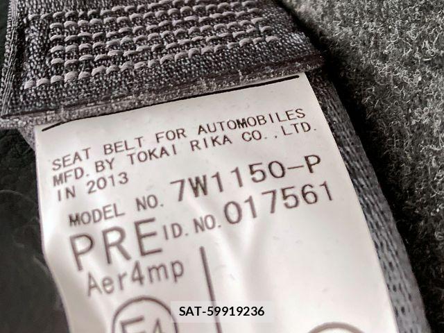 Toyota ISIS 2013-07 6641728-24