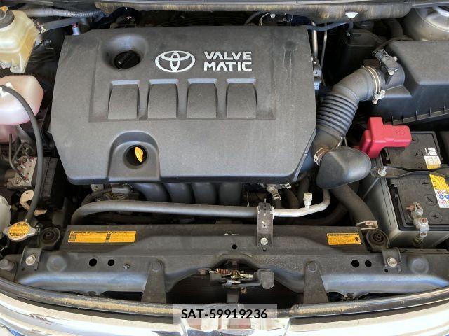 Toyota ISIS 2013-07 6641728-27