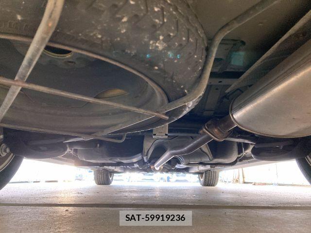 Toyota ISIS 2013-07 6641728-7