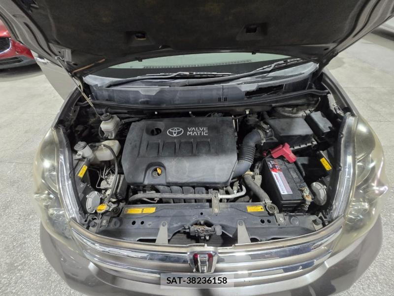 Toyota ISIS 2010 1347615-12