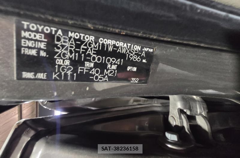 Toyota ISIS 2010 1347615-14