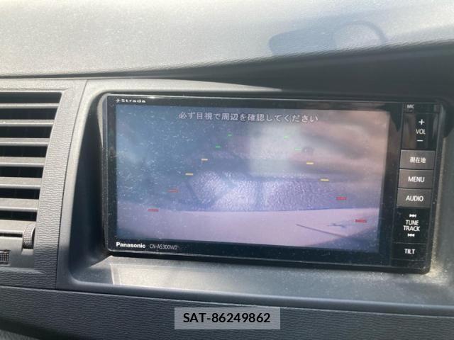 Toyota ISIS 2005-06 6906768-18