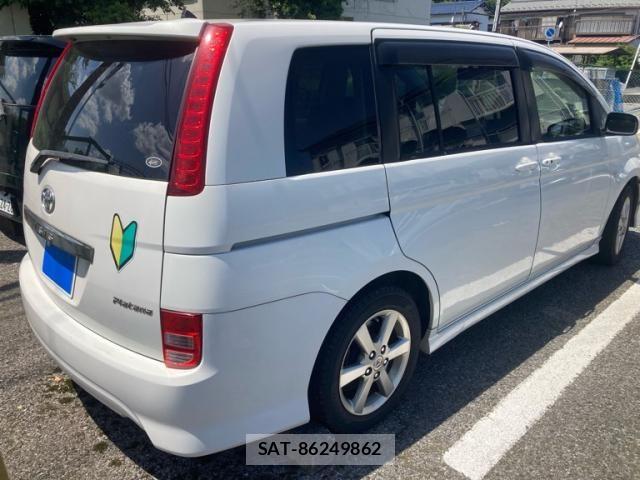 Toyota ISIS 2005-06 6906768-2