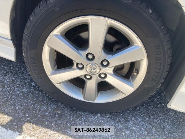 Toyota ISIS 2005-06 6906768-5