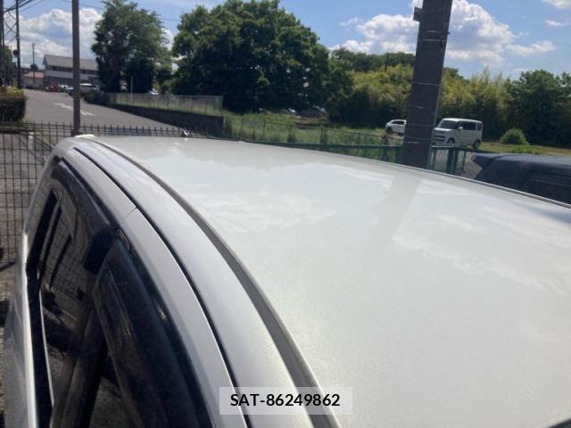 Toyota ISIS 2005-06 6906768-7