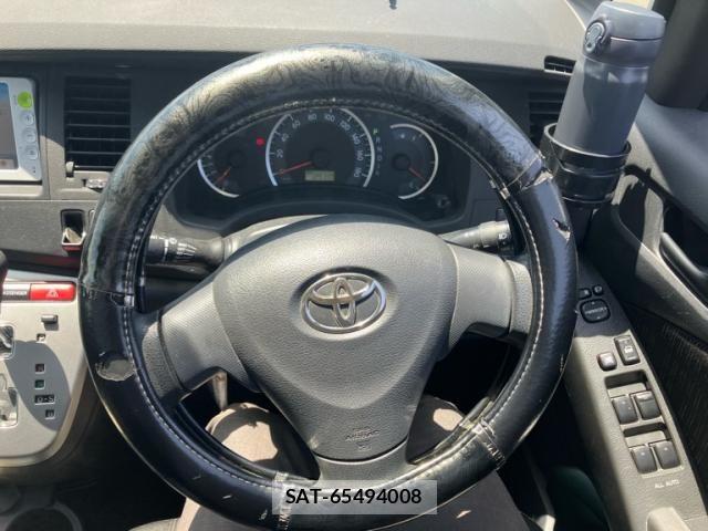 Toyota ISIS 2011-11 6994430-9