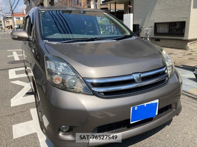 Toyota ISIS 2009-04 7020643-0