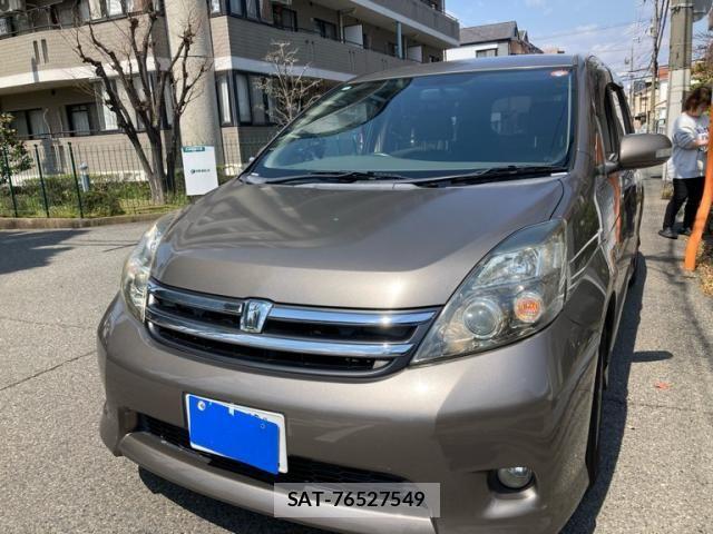 Toyota ISIS 2009-04 7020643-2