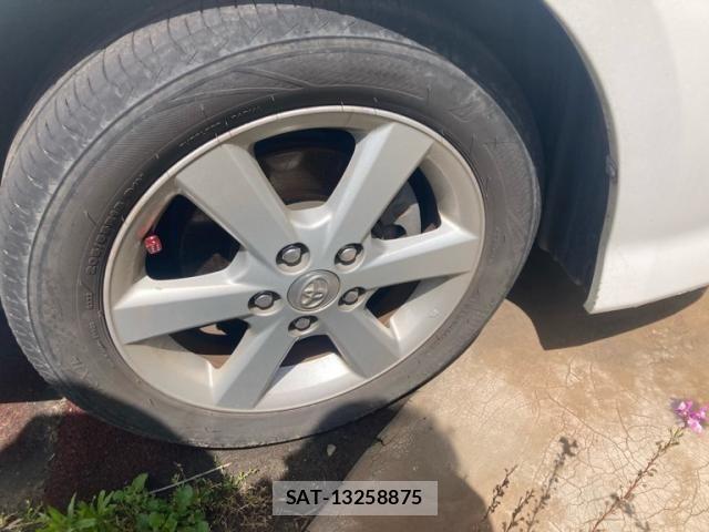 Toyota ISIS 2005-06 7058952-4