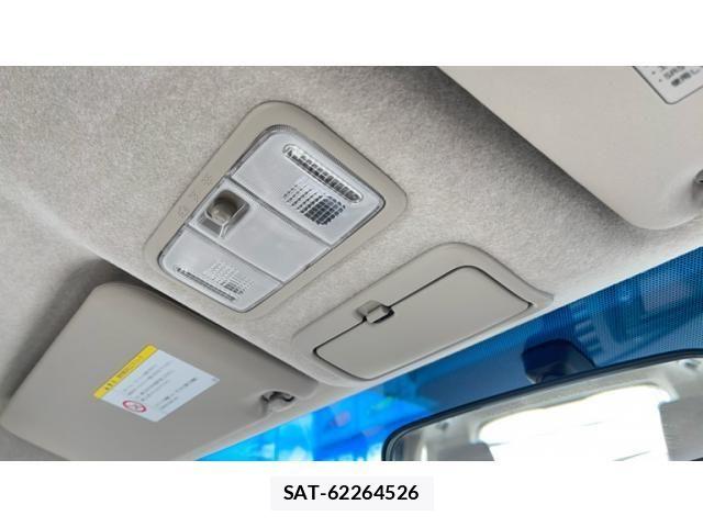 Toyota ISIS 2010-04 7058948-18