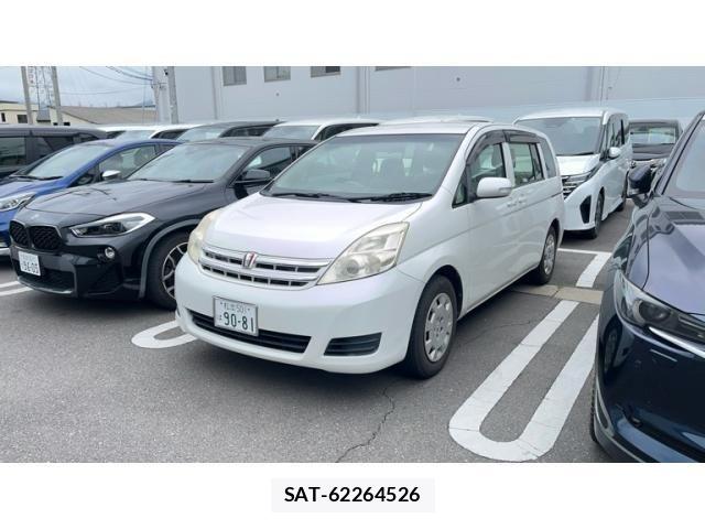 Toyota ISIS 2010-04 7058948-3