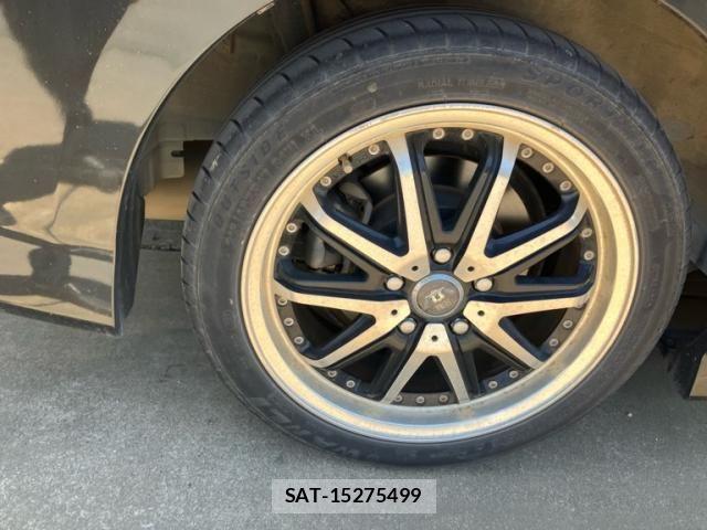 Toyota ISIS 2007-06 7219960-5