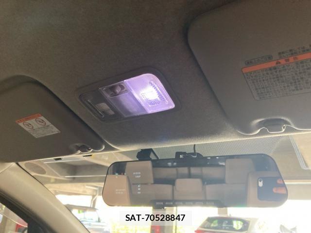 Toyota ISIS 2006-03 7219955-20