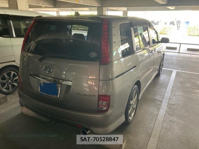Toyota ISIS 2006-03 7219955-3