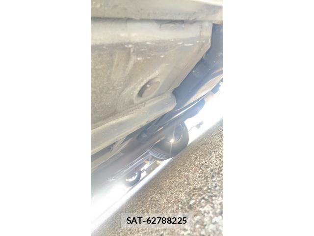 Toyota ISIS 2010-10 7219962-11