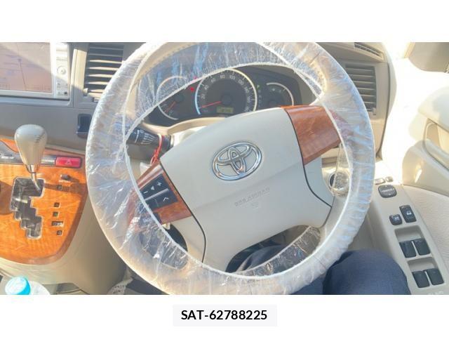 Toyota ISIS 2010-10 7219962-13