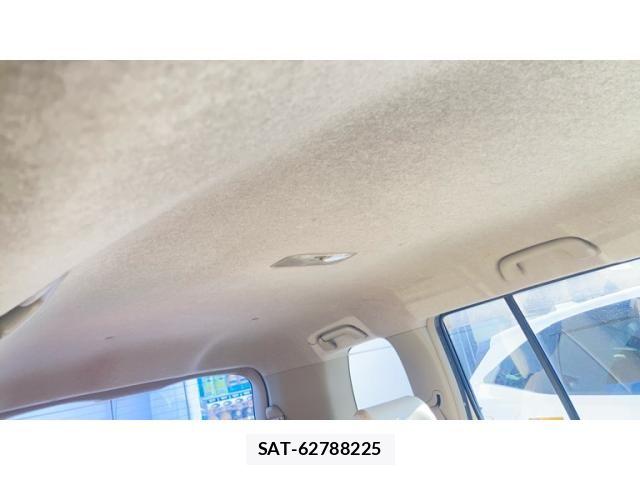 Toyota ISIS 2010-10 7219962-21